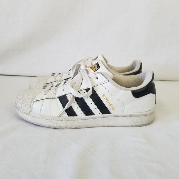 Adidas  Superstar Sneakers U.S. size 6.5 women's - Picture 2 of 14